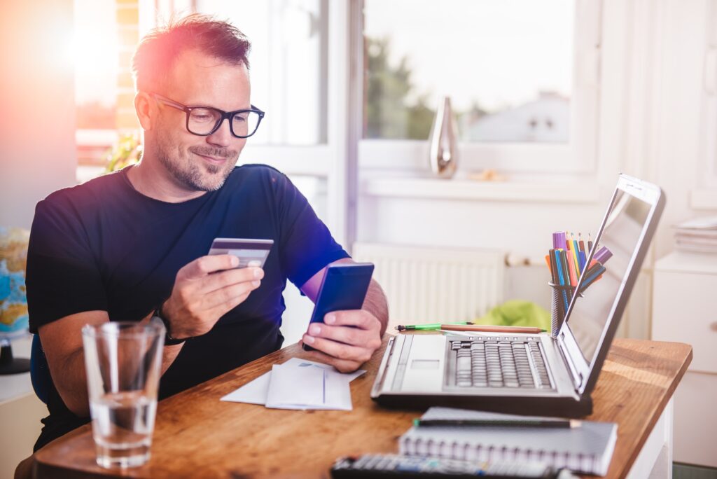 نمایش خودکار اطلاعات کارت بانکی: راهکاری برای افزایش تعداد تراکنش‌های موفق